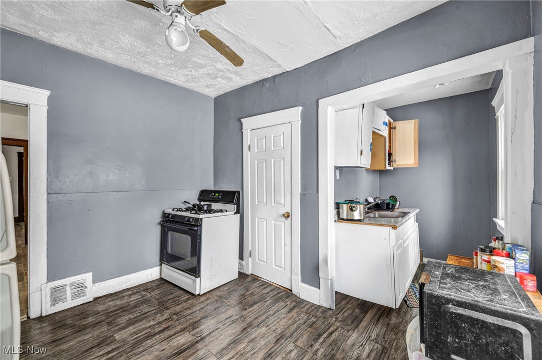 9616 Lamontier Avenue Cleveland OH 44104