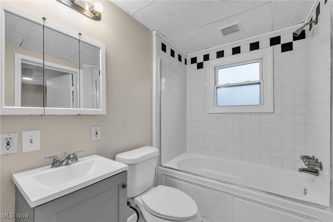 15008 Sylvia Avenue Cleveland OH 44110