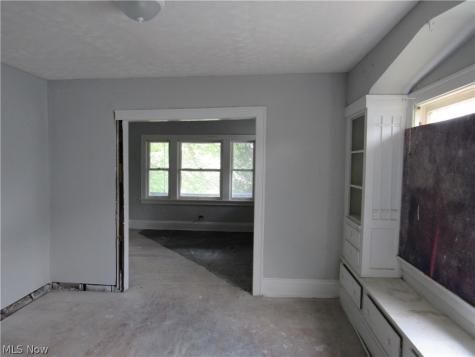 889 E 128th Street Cleveland OH 44108