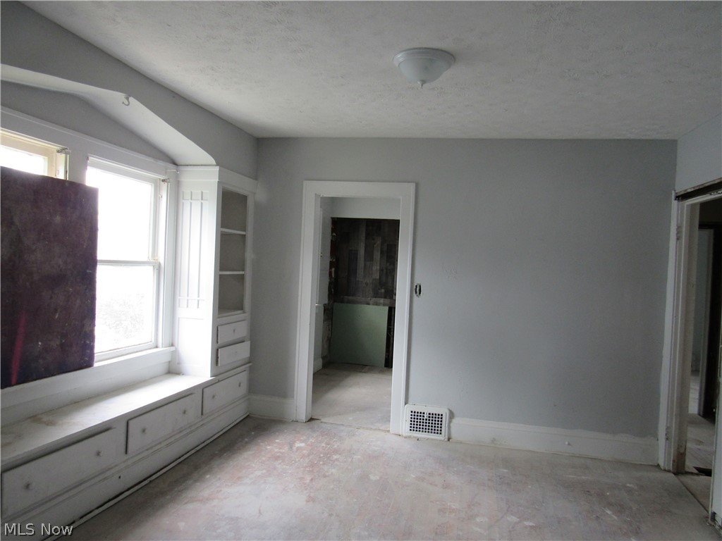 889 E 128th Street Cleveland OH 44108