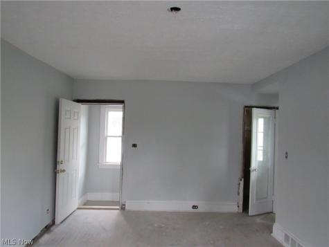 889 E 128th Street Cleveland OH 44108