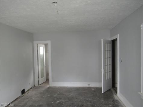 889 E 128th Street Cleveland OH 44108