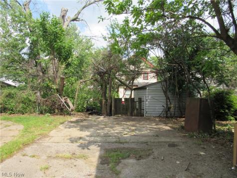 889 E 128th Street Cleveland OH 44108
