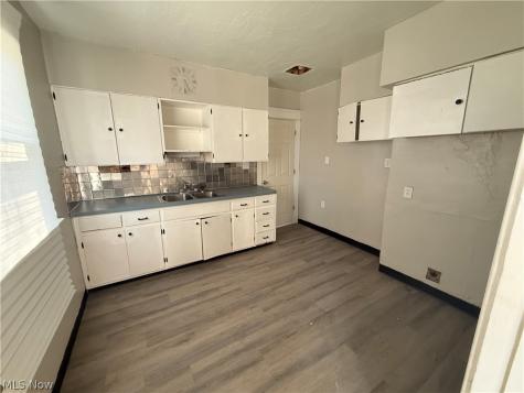 10922 Tacoma Avenue Cleveland OH 44108