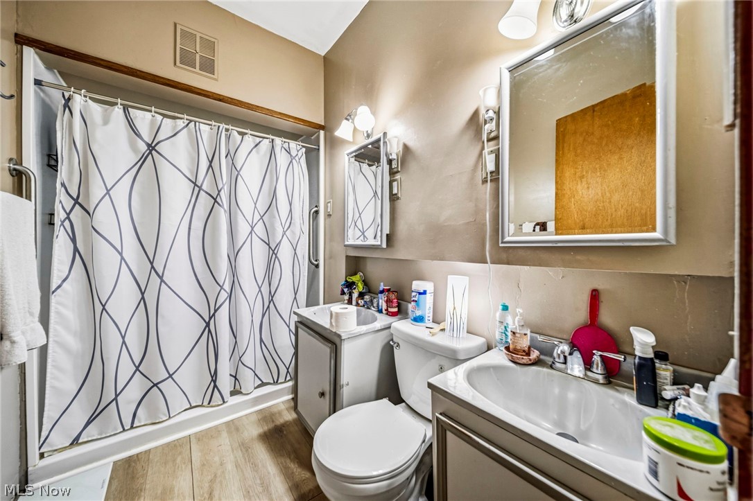 801 E 157 Street Cleveland OH 44110