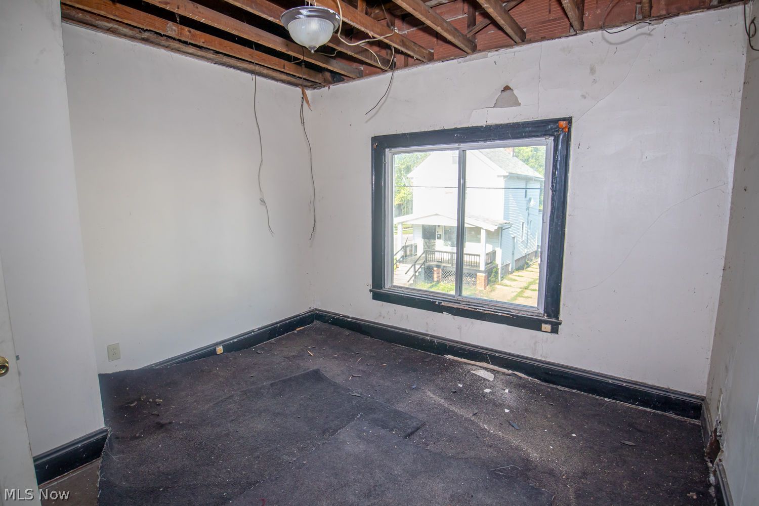 17214 Grovewood Avenue Cleveland OH 44119