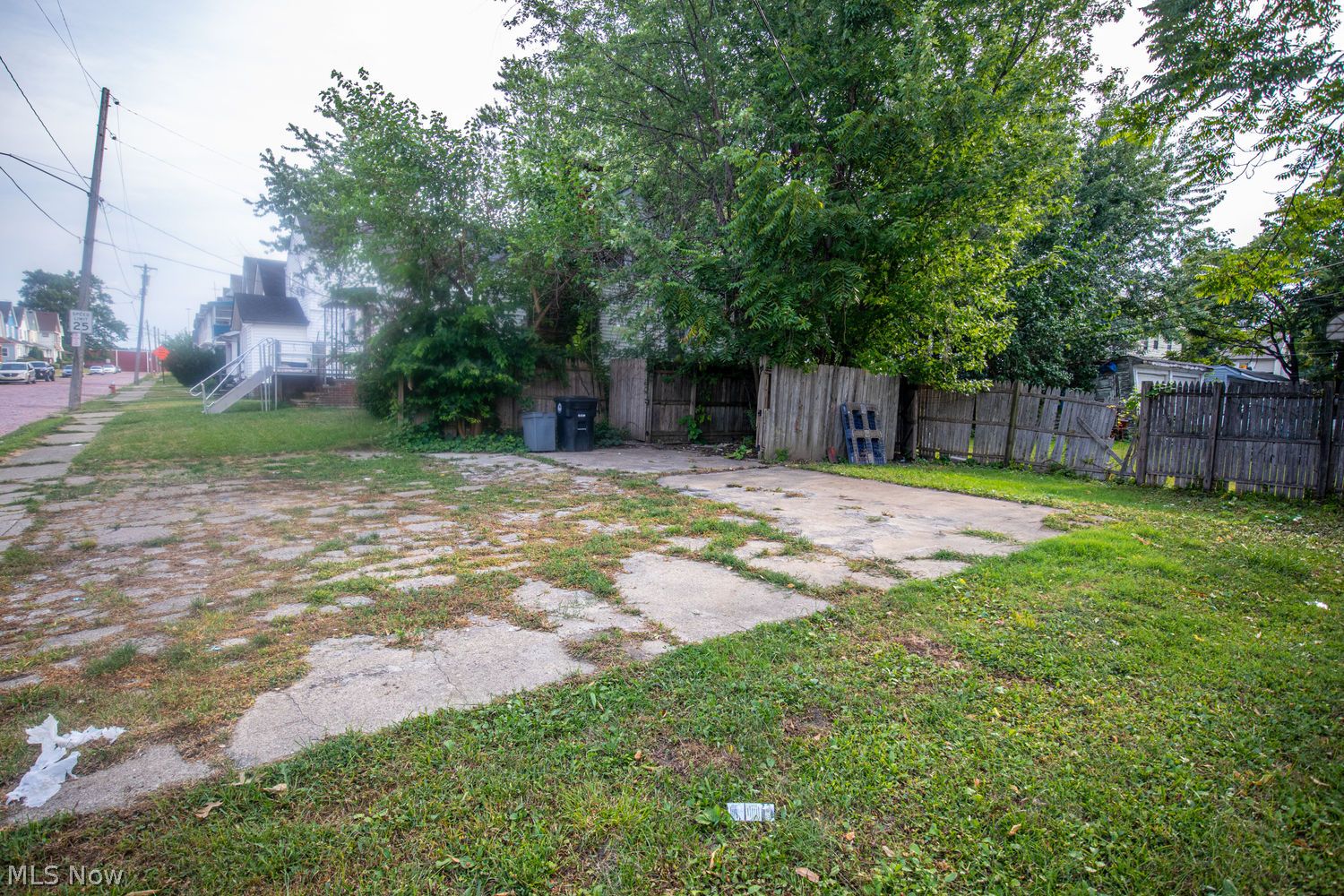 17214 Grovewood Avenue Cleveland OH 44119