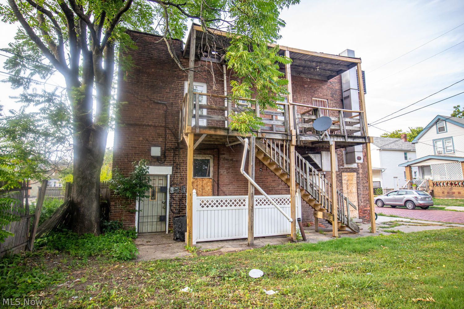 17214 Grovewood Avenue Cleveland OH 44119