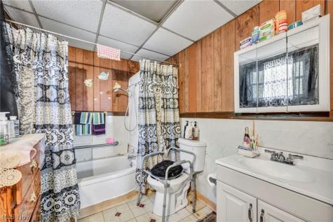 10407 Grandview Avenue Cleveland OH 44104