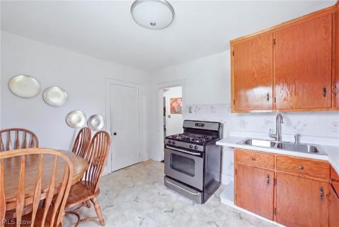 826 Parkwood Avenue Youngstown OH 44502