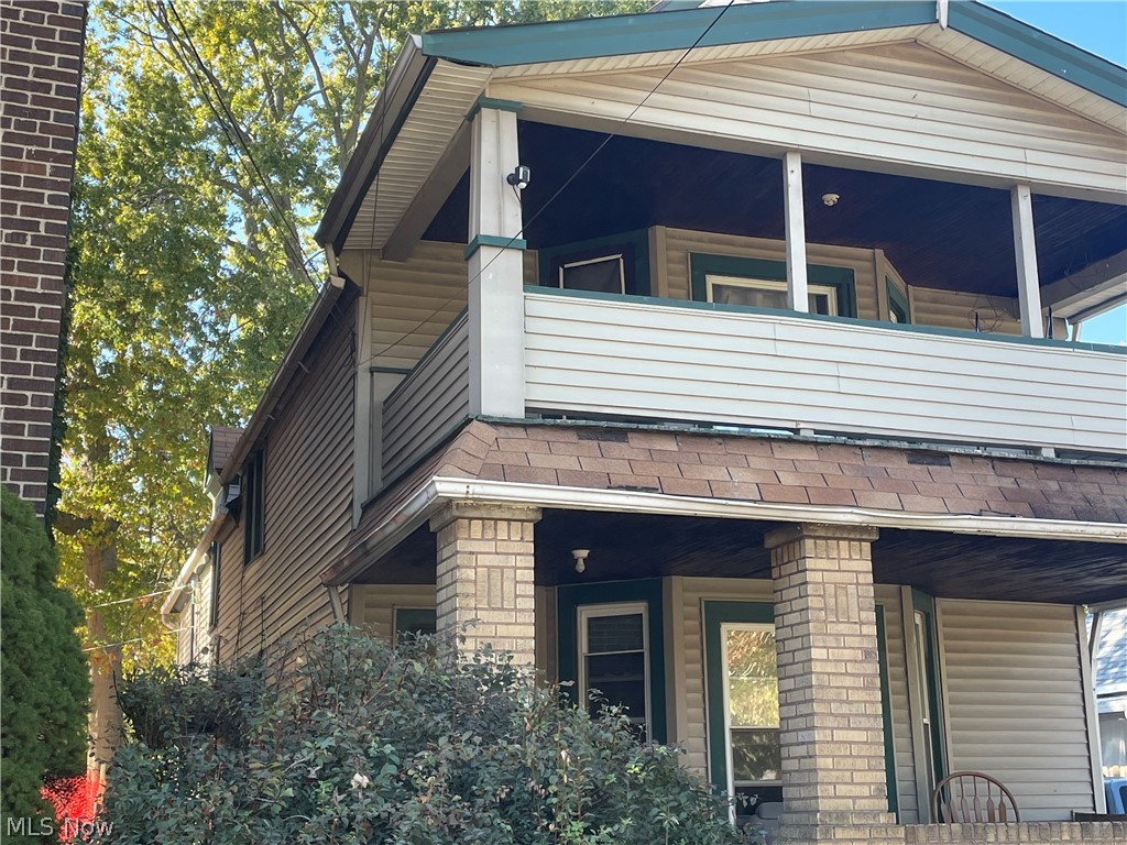 1346 Cove Avenue Lakewood OH 44107