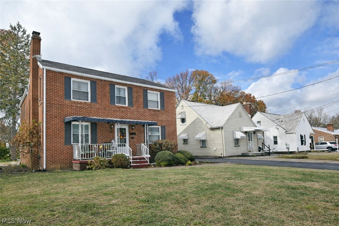 676 Central Parkway Avenue SE Warren OH 44484