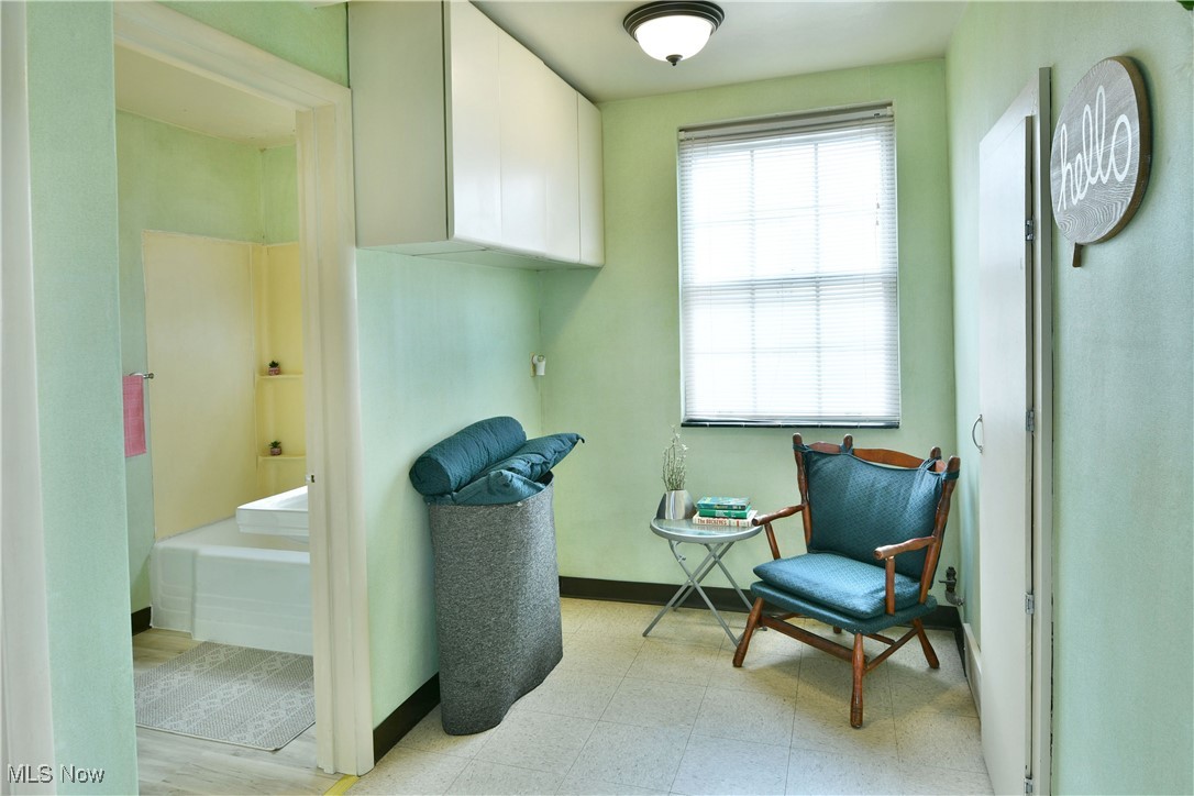 676 Central Parkway Avenue SE Warren OH 44484