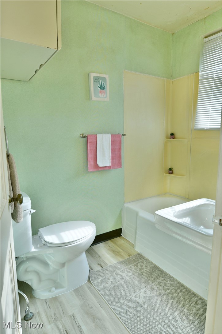 676 Central Parkway Avenue SE Warren OH 44484