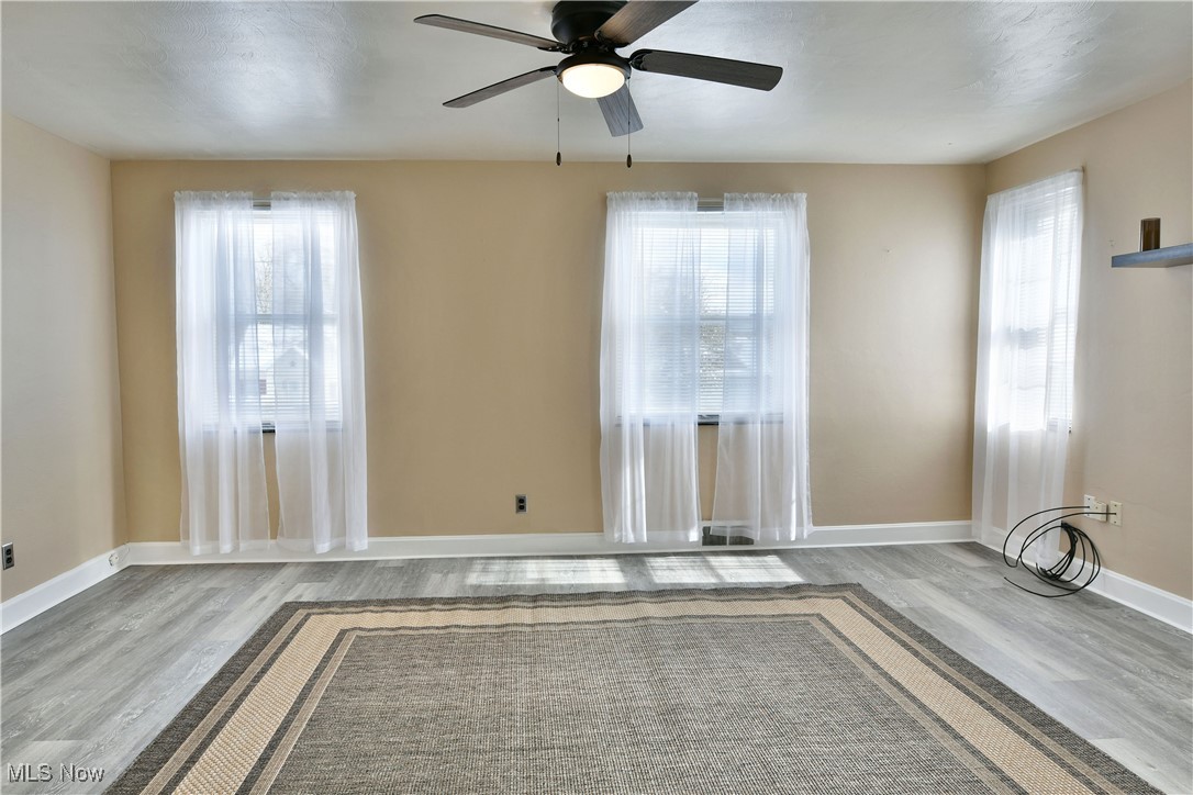 676 Central Parkway Avenue SE Warren OH 44484
