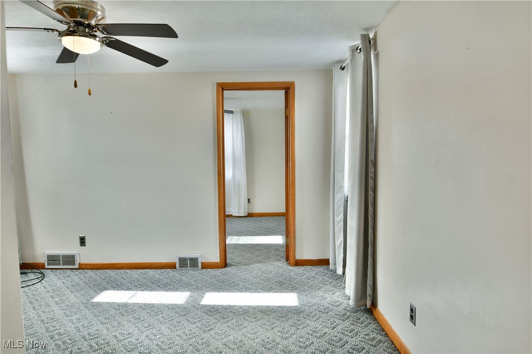 676 Central Parkway Avenue SE Warren OH 44484