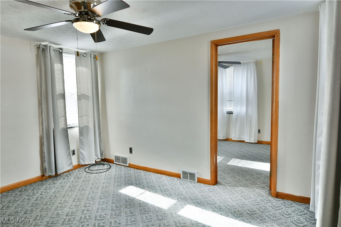 676 Central Parkway Avenue SE Warren OH 44484