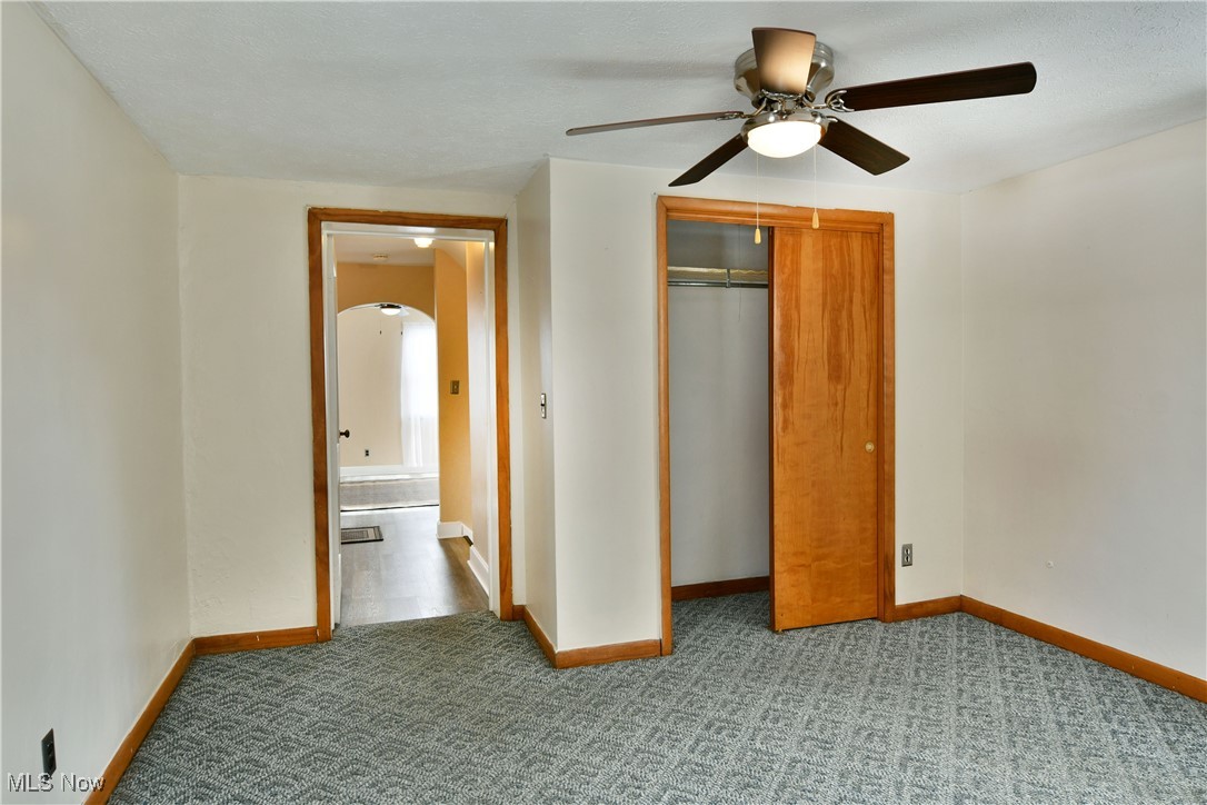 676 Central Parkway Avenue SE Warren OH 44484