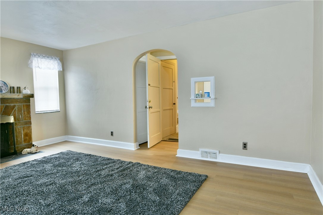 676 Central Parkway Avenue SE Warren OH 44484