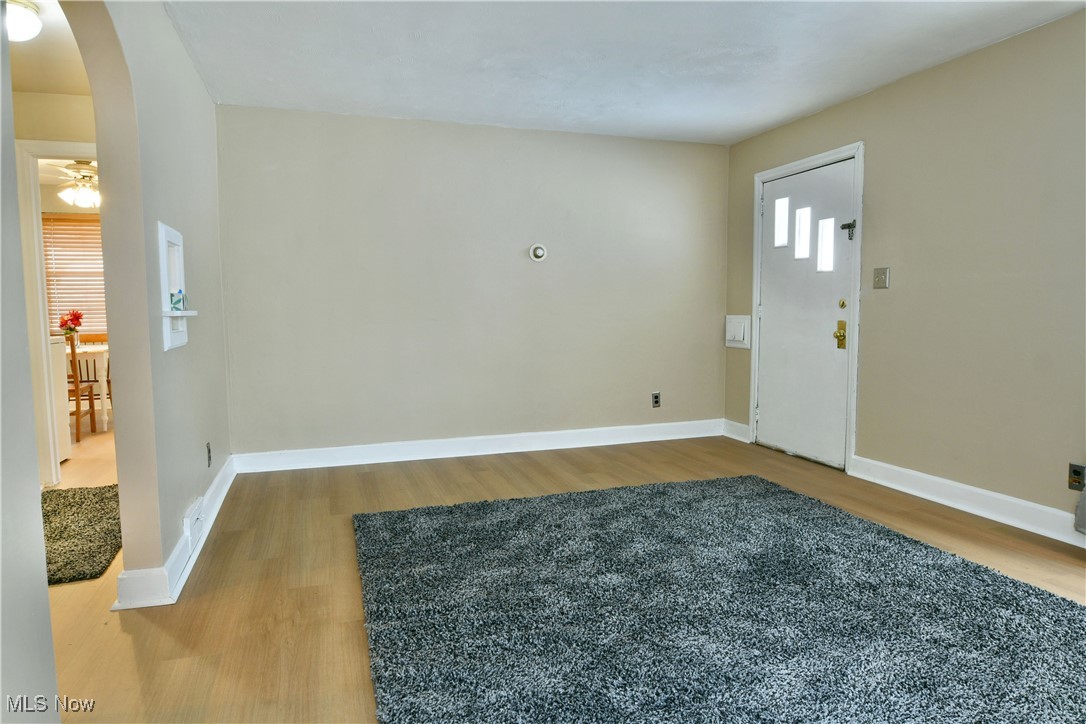676 Central Parkway Avenue SE Warren OH 44484