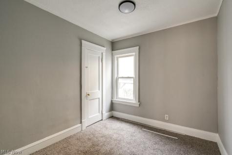 1093 E 147th Street Cleveland OH 44110