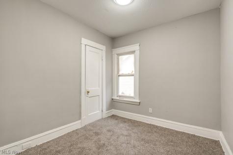 1093 E 147th Street Cleveland OH 44110