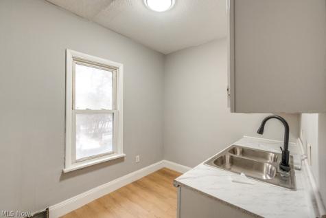 1093 E 147th Street Cleveland OH 44110