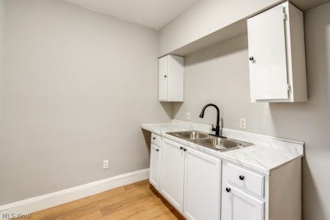 1093 E 147th Street Cleveland OH 44110