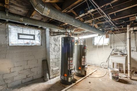 1093 E 147th Street Cleveland OH 44110