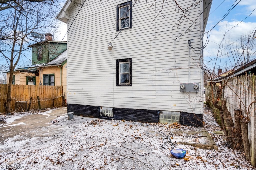 1093 E 147th Street Cleveland OH 44110