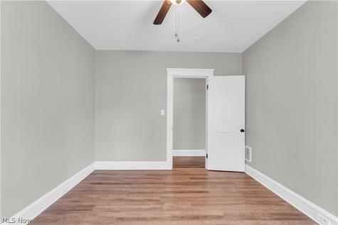 1631 Waterbury Road Lakewood OH 44107