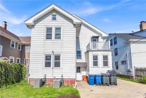 1631 Waterbury Road Lakewood OH 44107