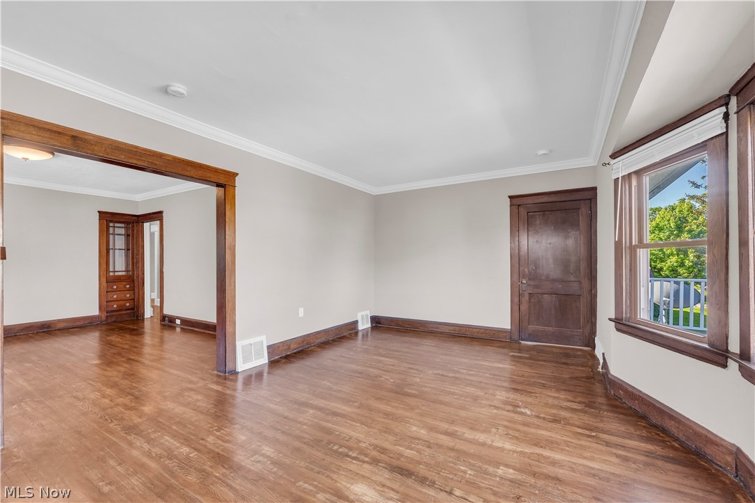 1631 Waterbury Road Lakewood OH 44107