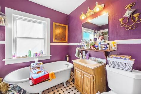 1303 Castle Avenue Cleveland OH 44113