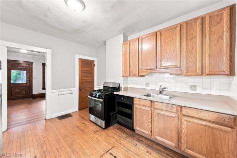 1303 Castle Avenue Cleveland OH 44113
