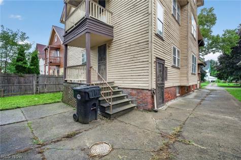 11616 Buckingham Avenue Cleveland OH 44120