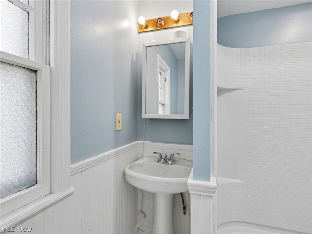 17415 Winslow Road Shaker Heights OH 44120