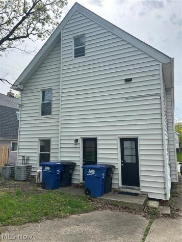 1479 Hopkins Avenue Lakewood OH 44107