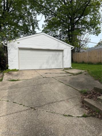 1479 Hopkins Avenue Lakewood OH 44107