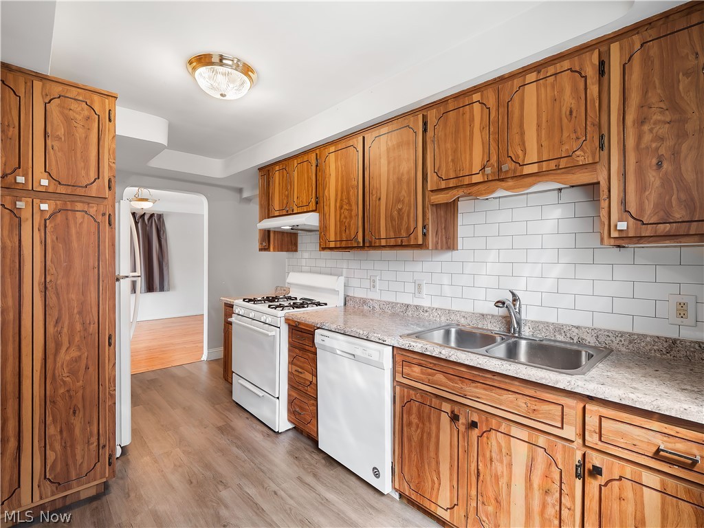 5991 Ridge Road Parma OH 44129