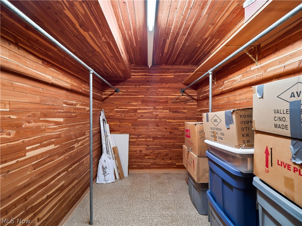 5991 Ridge Road Parma OH 44129