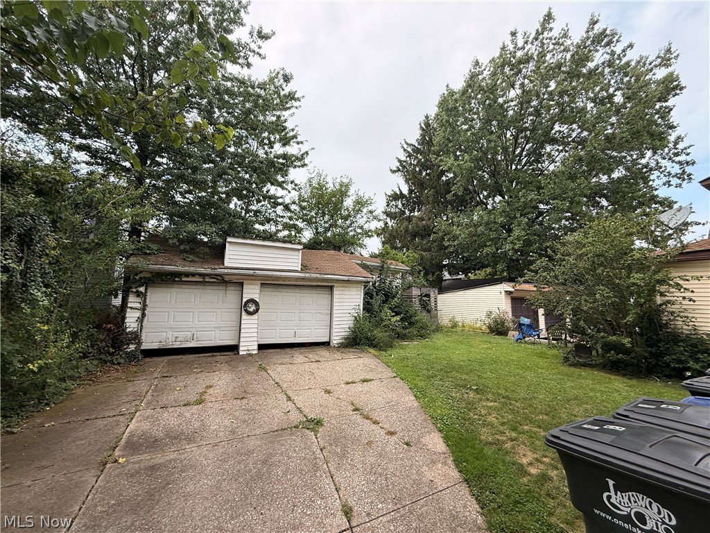 2066 Magee Street Lakewood OH 44107