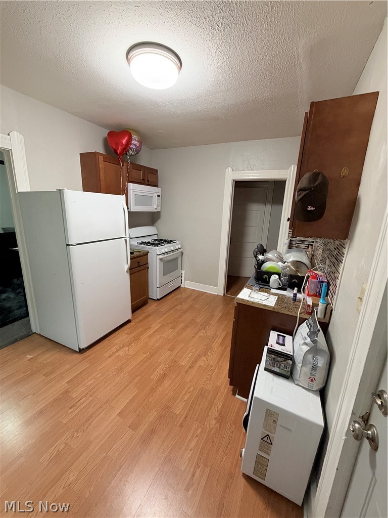 2066 Magee Street Lakewood OH 44107