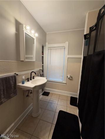 2066 Magee Street Lakewood OH 44107