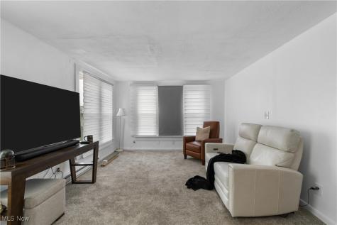 2823 Columbus Road NE Canton OH 44705