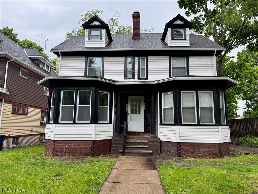 3235 Oak Road Cleveland Heights OH 44118