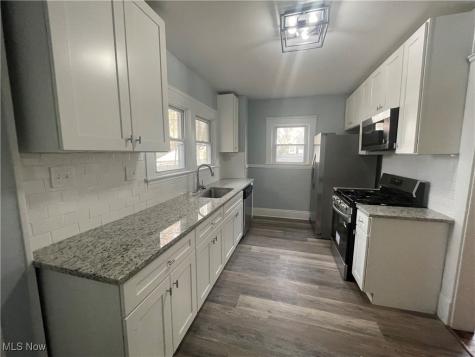 3235 Oak Road Cleveland Heights OH 44118