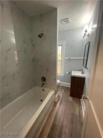 3235 Oak Road Cleveland Heights OH 44118