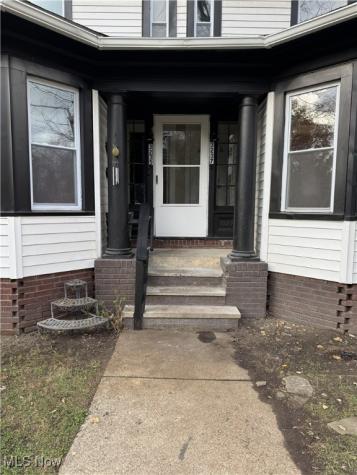 3235 Oak Road Cleveland Heights OH 44118