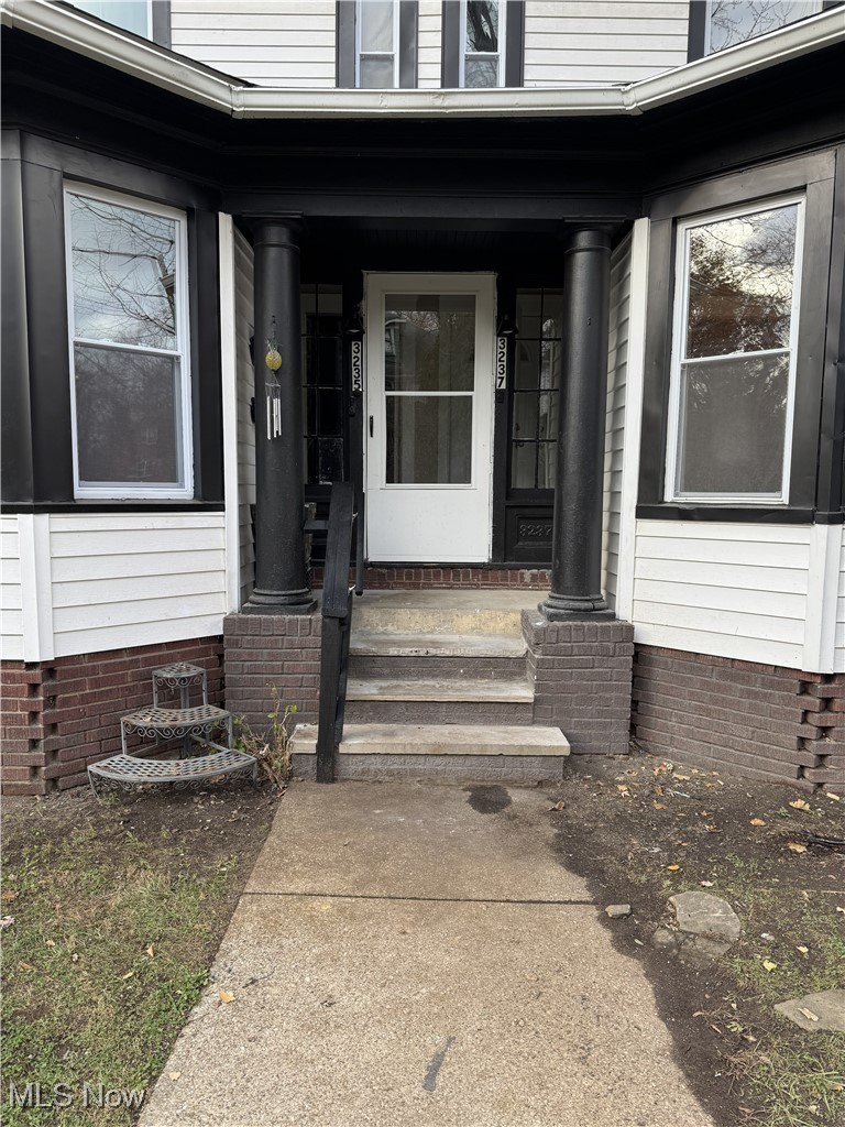 3235 Oak Road Cleveland Heights OH 44118